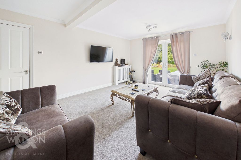 Property photo 2 of 34