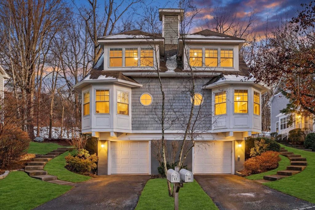 Property photo 1 of 31