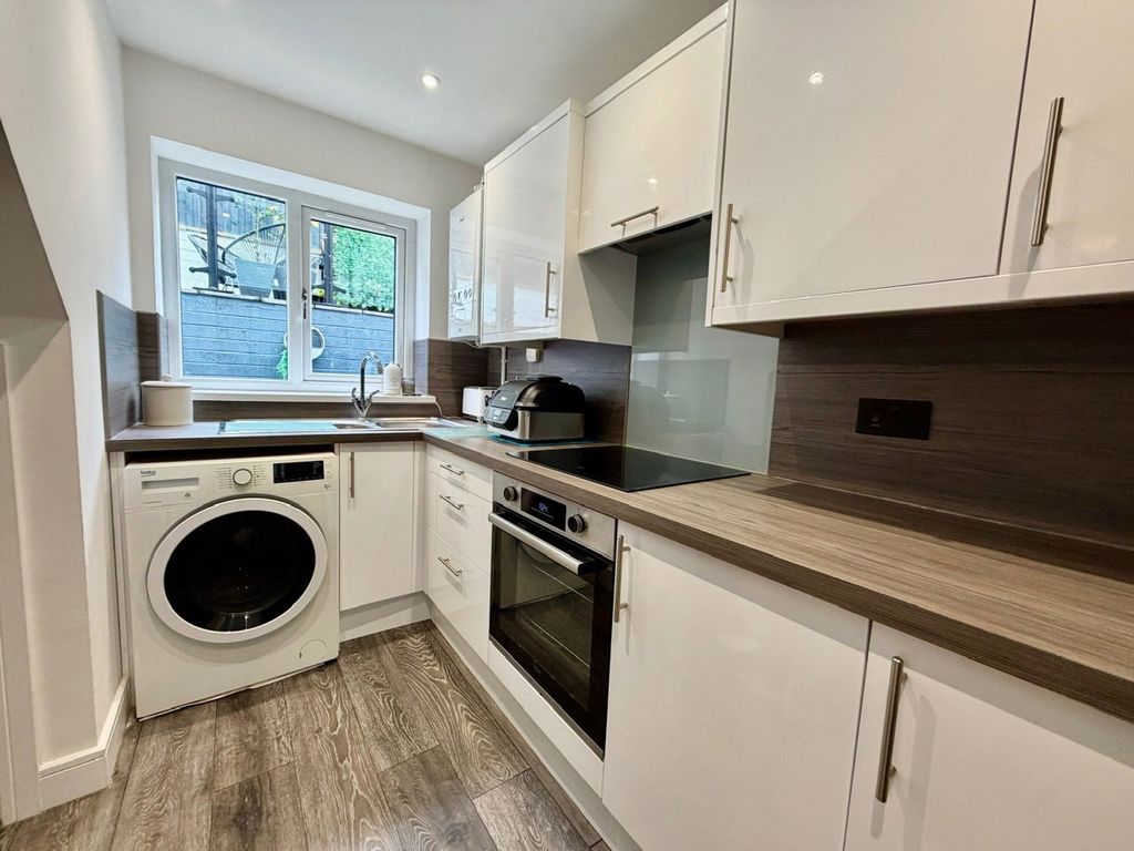 Property photo 2 of 51