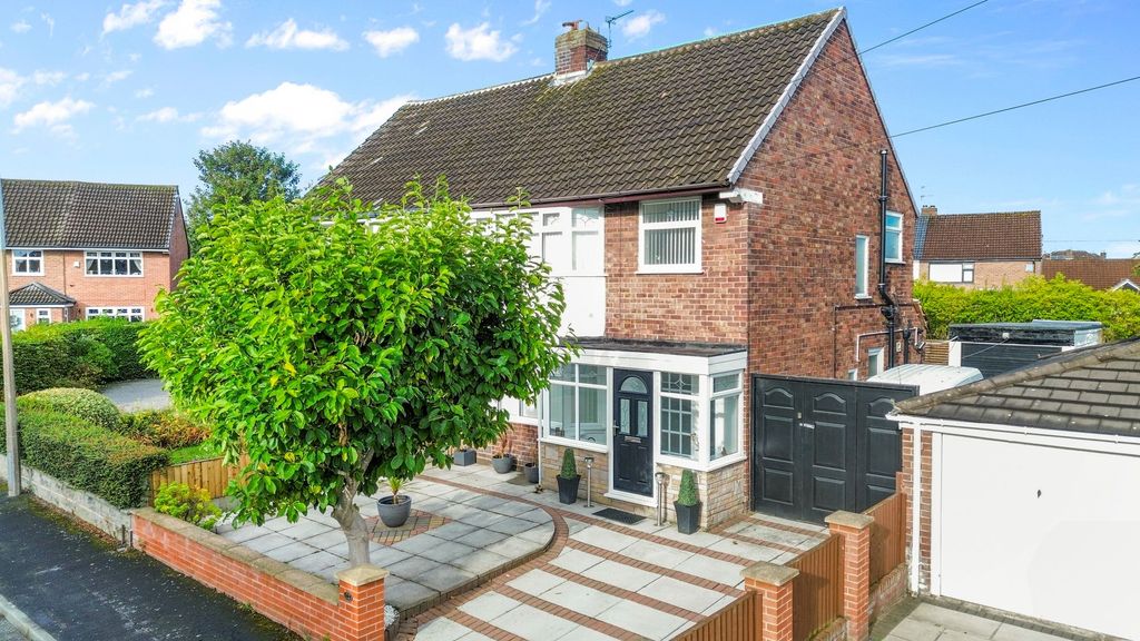 Property photo 1 of 35