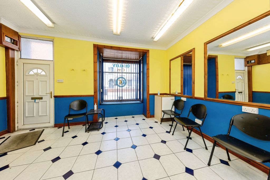 Property photo 3 of 16 Pbox-Img.Jpg