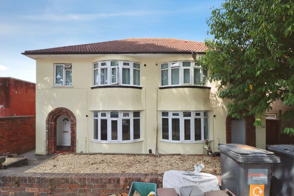 Property photo 1 of 16 Picture No. 24