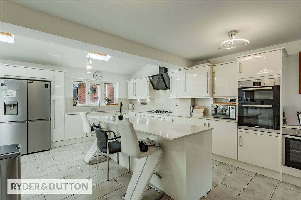 Property photo 2 of 30 Kitchen
