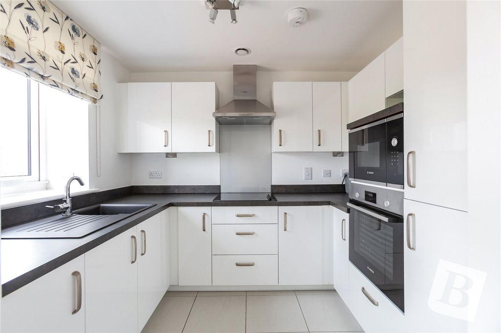 Property photo 2 of 7 Kitchen