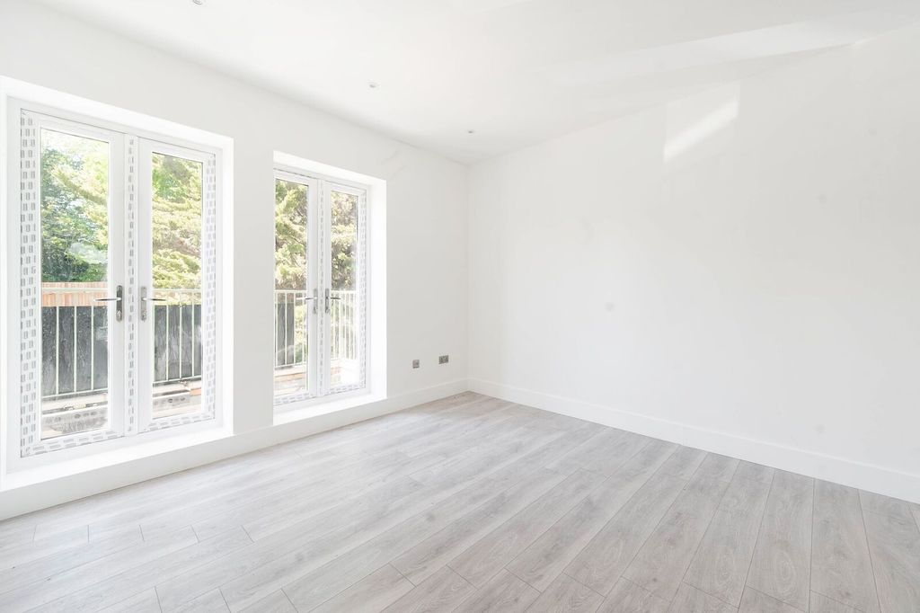 Additional image 4 of 2 bed flat for saleWest End Lane, Pinner HA5