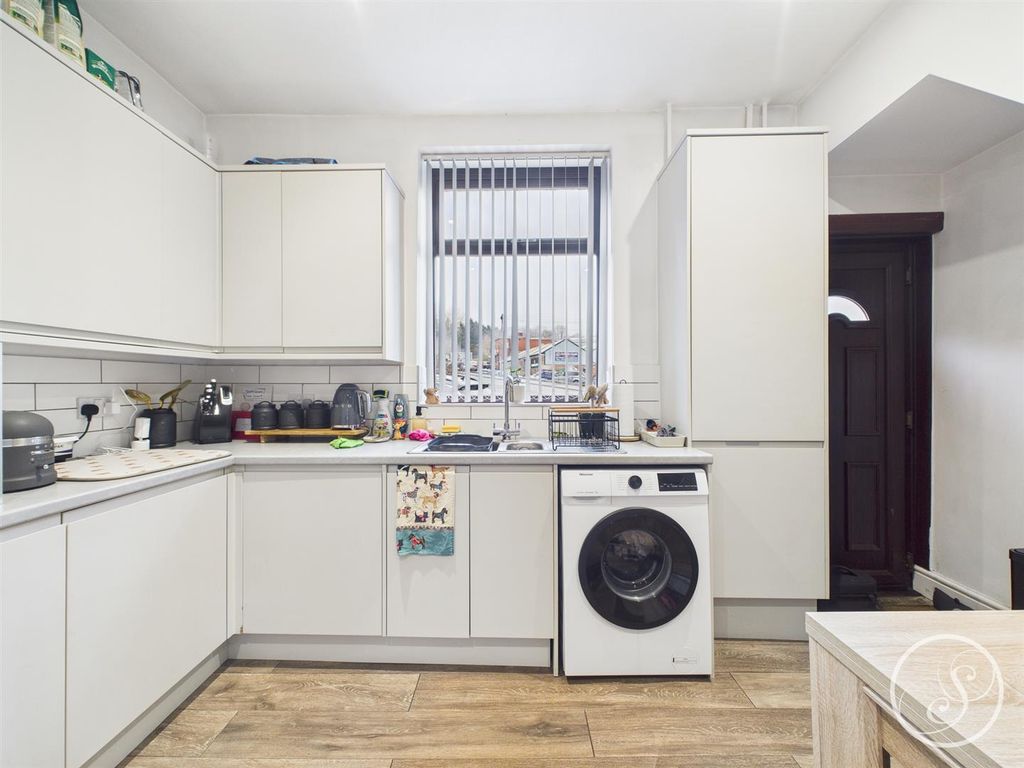 Property photo 2 of 11 Kitchen/Diner