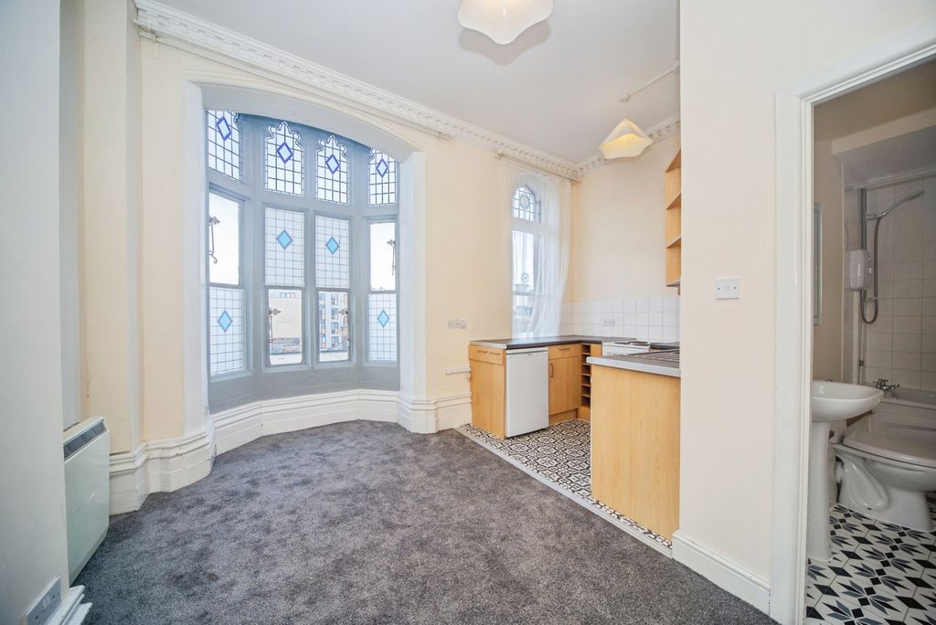 Property photo 3 of 10 Pbox-Img.Jpg
