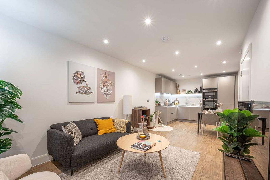 Property photo 2 of 30