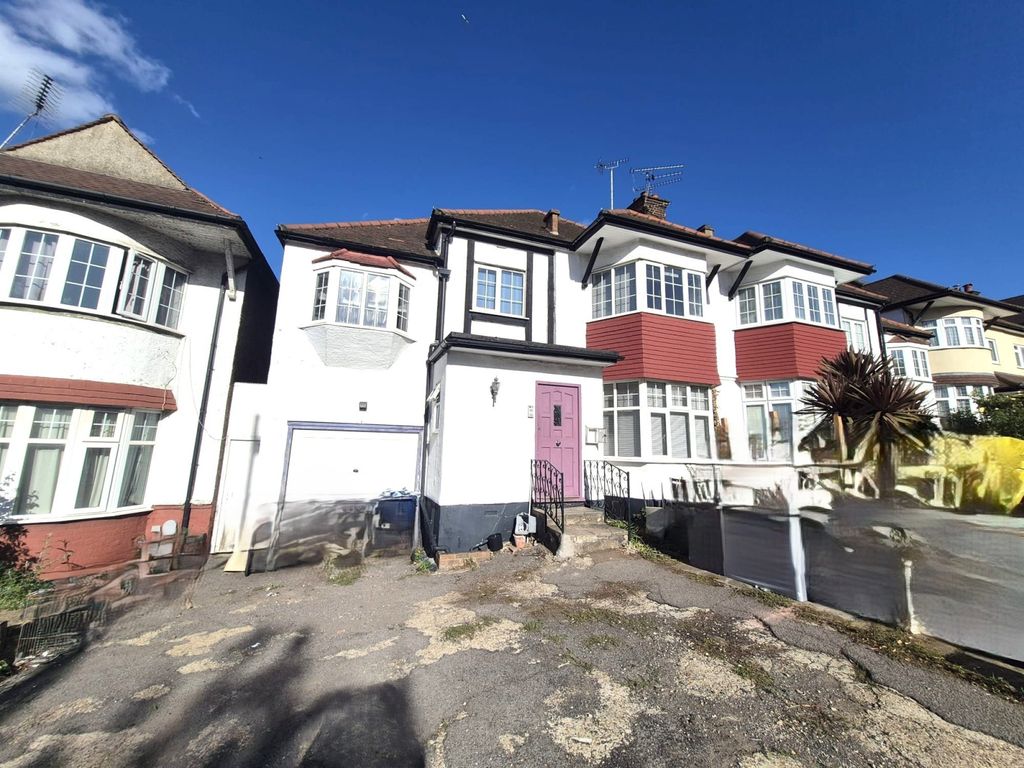 Property photo 1 of 1 5 Bed Semi-Detached House To Rent Greyhound Hill, Hendon Nw4
