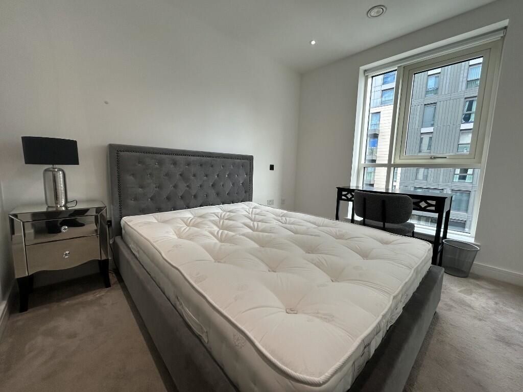 Property photo 3 of 10 Bedroom2