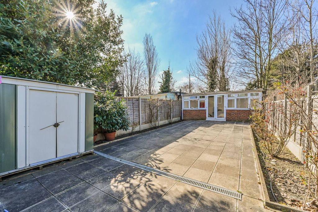 Property photo 1 of 28