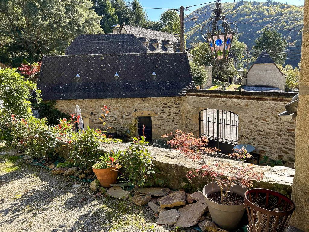 Property photo 2 of 14