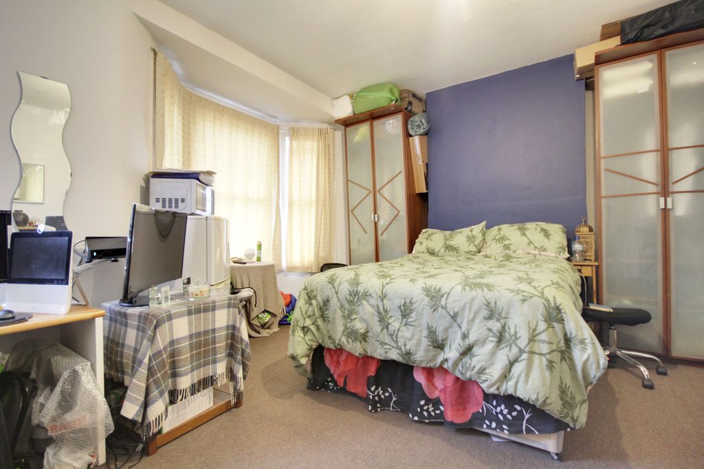 Property photo 3 of 13 Bedroom