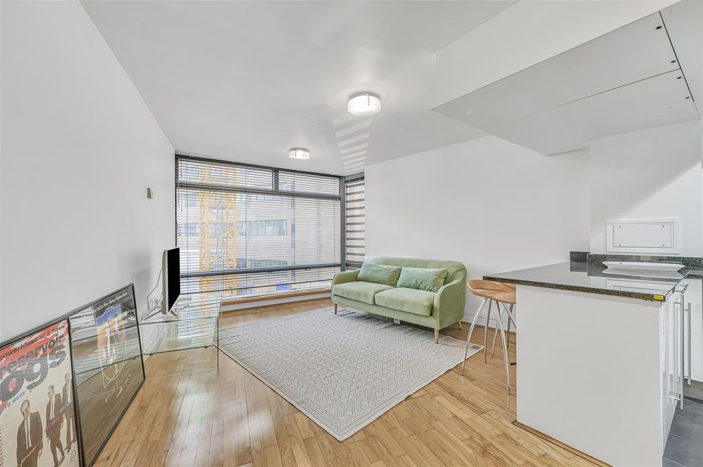 Property photo 1 of 15 Reception