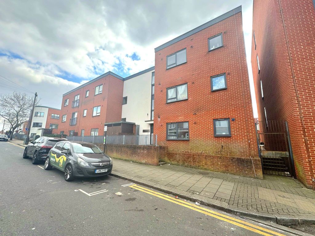 Property photo 1 of 7 22552187-87B1-4B6E-B160-246Abc60d415