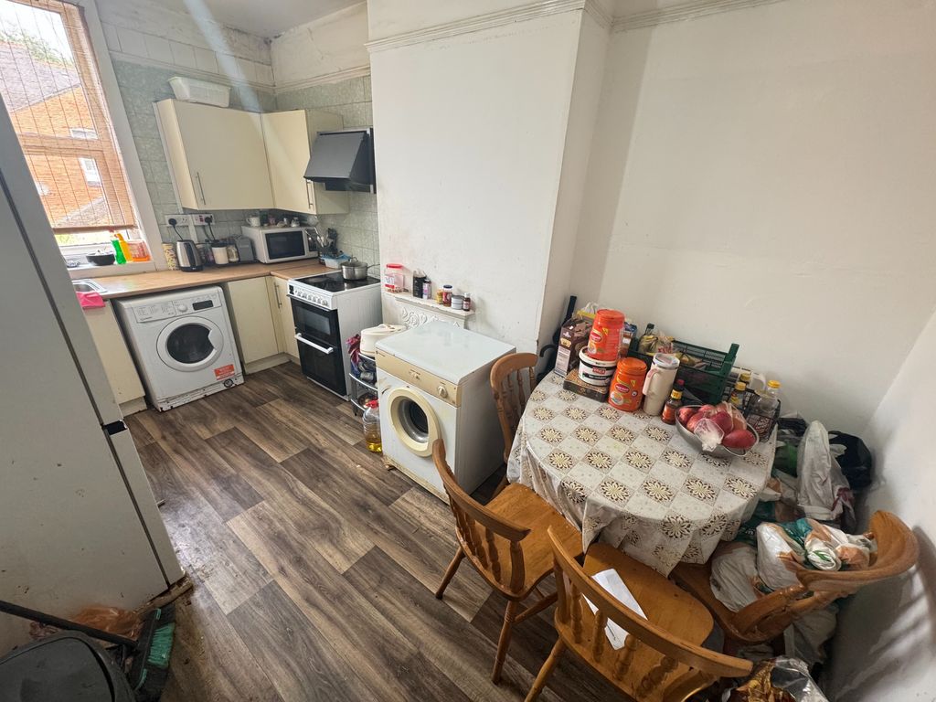 Property photo 3 of 5