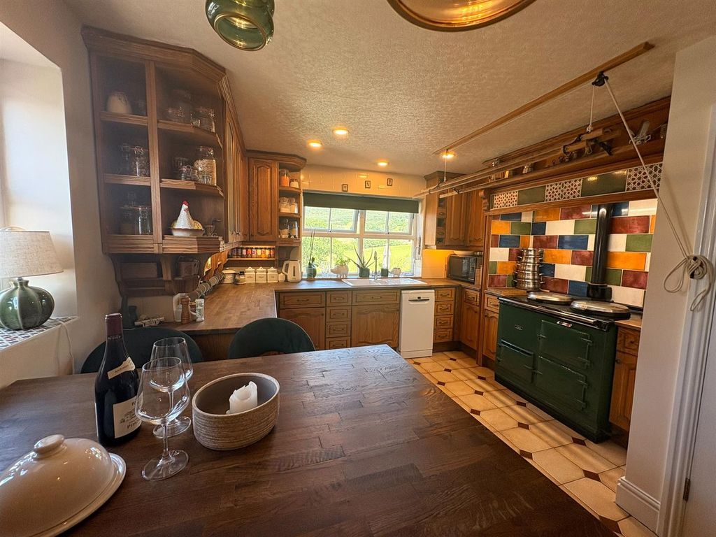 Property photo 3 of 45