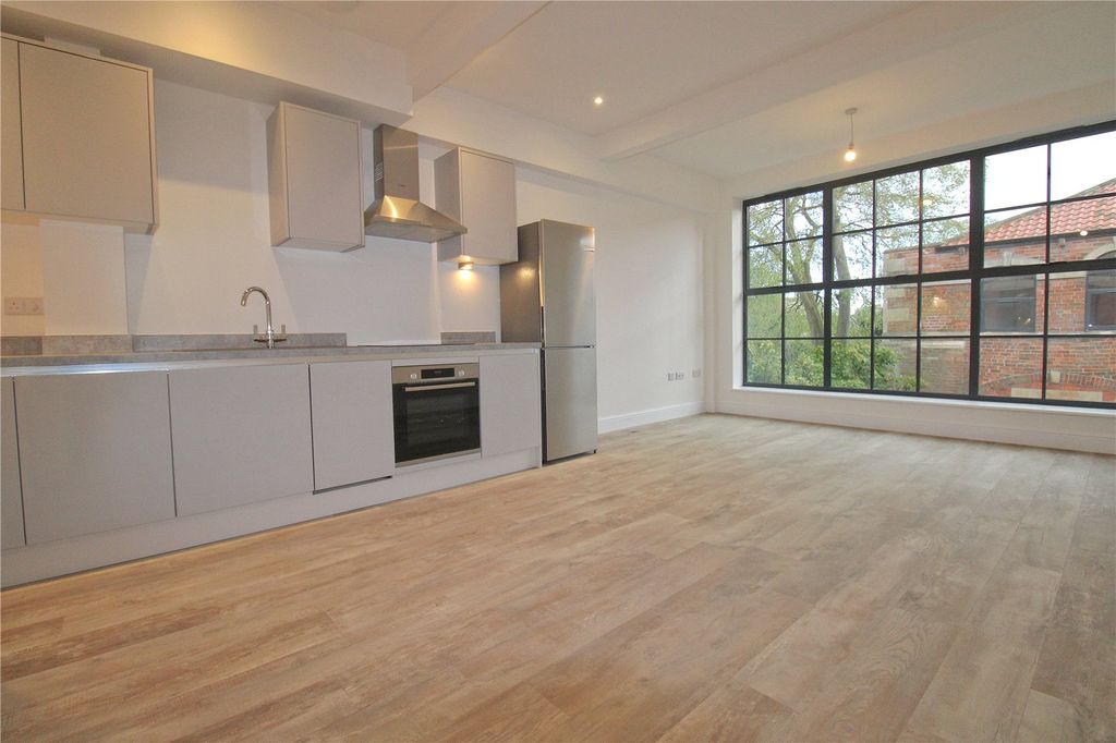Property photo 2 of 27 Picture No. 08