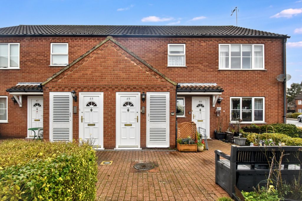 Property photo 1 of 8 Front