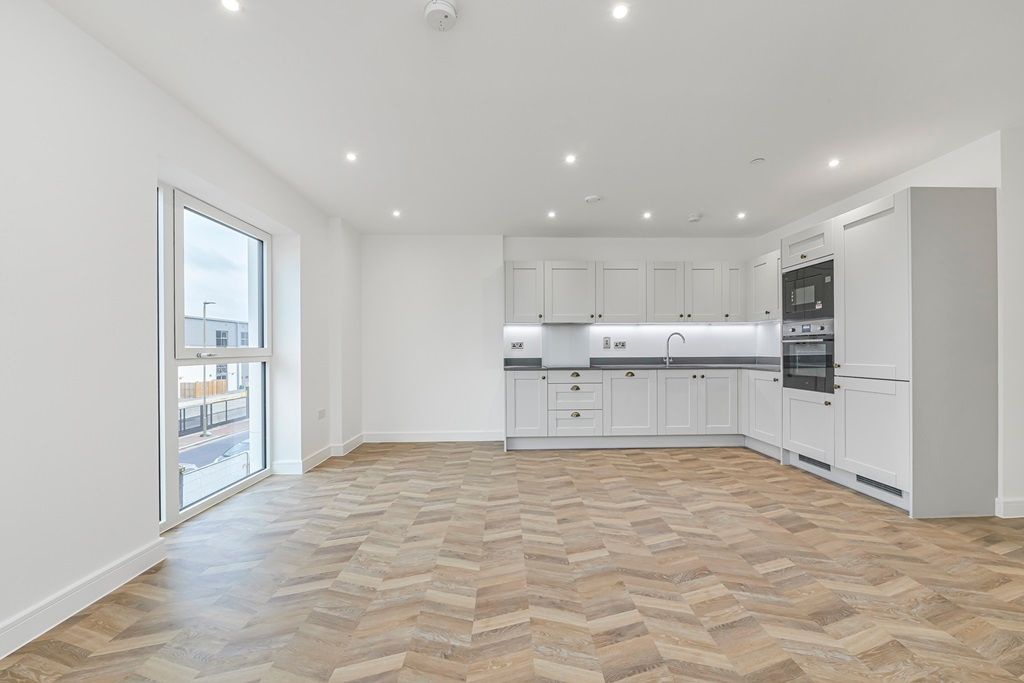 Property photo 3 of 14 Bright, Airy Open-Plan Design Perfect For Modern Living