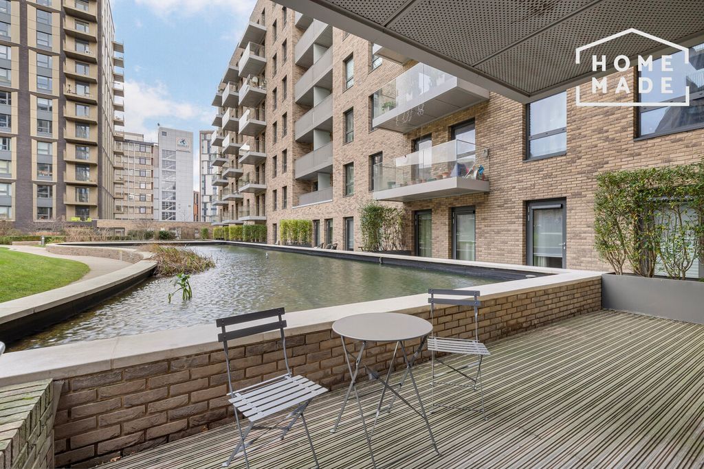 Property photo 2 of 27