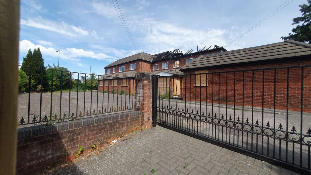 Property photo 2 of 19