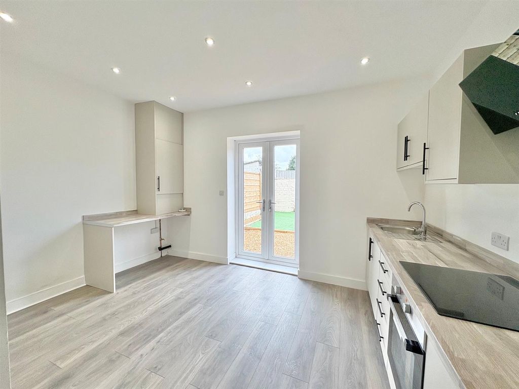 Property photo 3 of 10 Dining Kitchen 2.Jpg