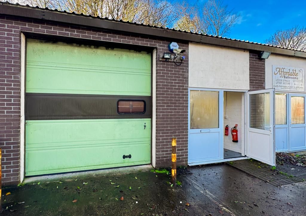 Property photo 1 of 6 Photo 4