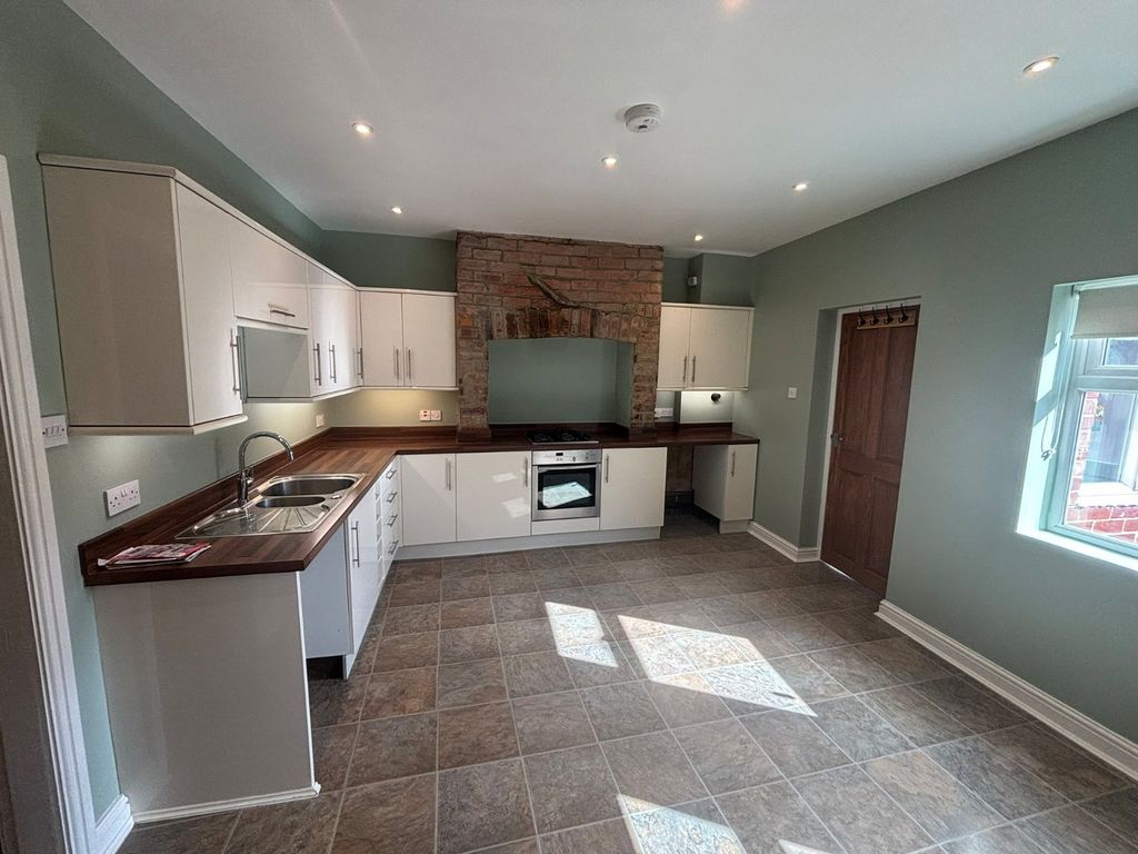 Property photo 2 of 11 Picture No. 29