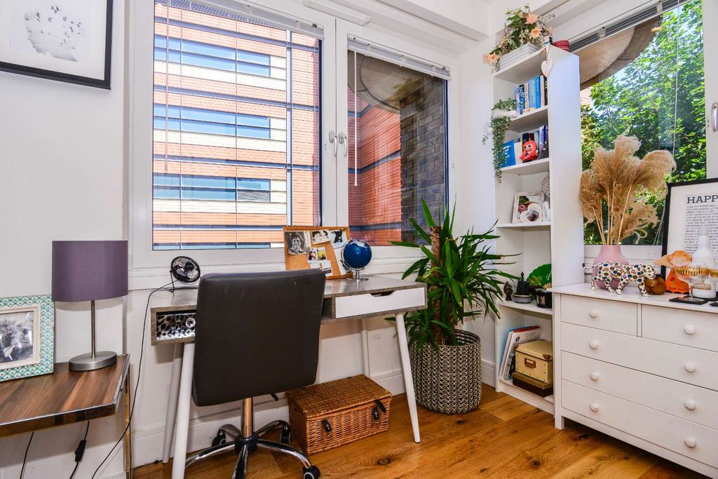 Property photo 2 of 8