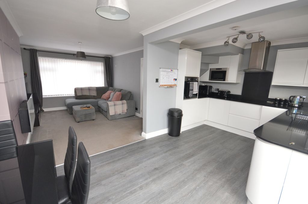 Property photo 3 of 13 3 - Picture No. 21