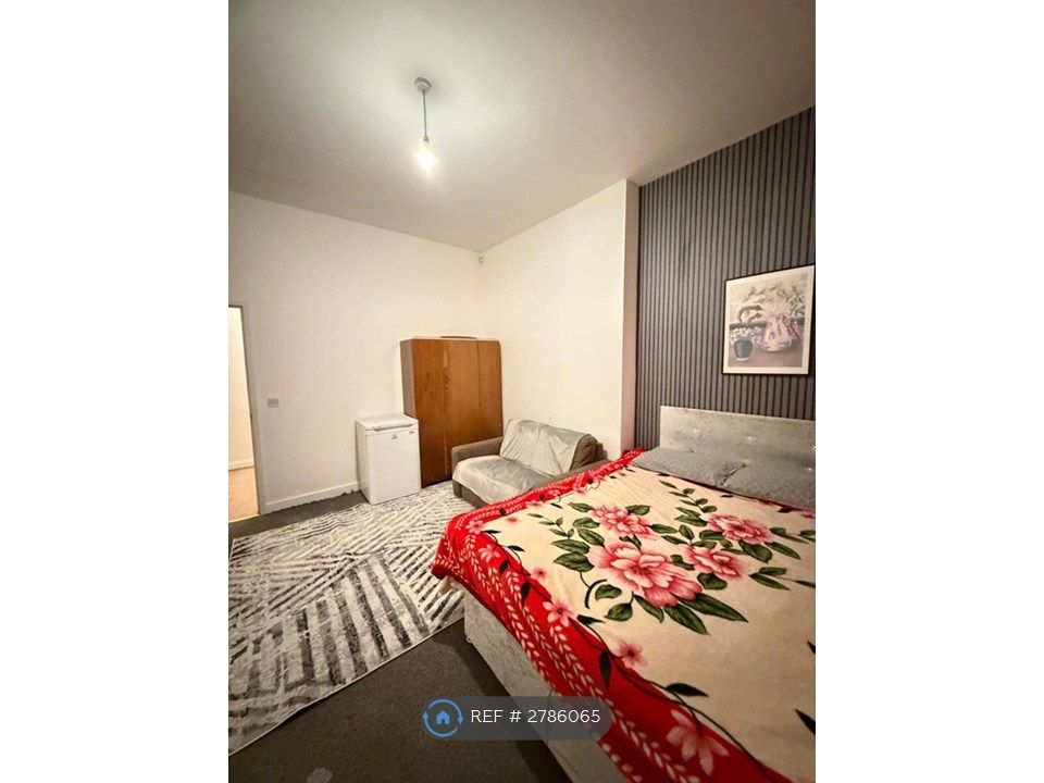 Property photo 2 of 13 Room 1