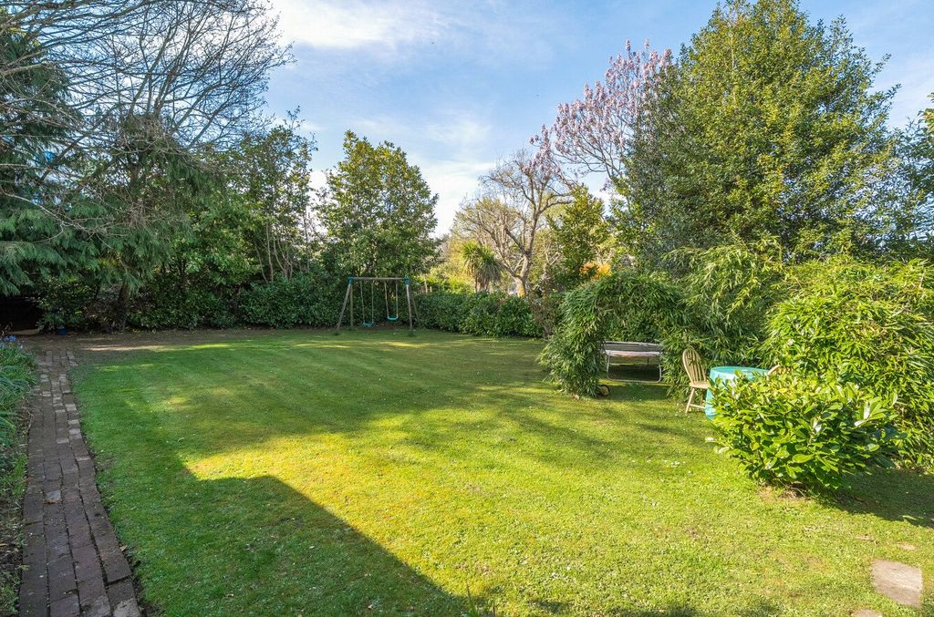 Property photo 2 of 3 Garden