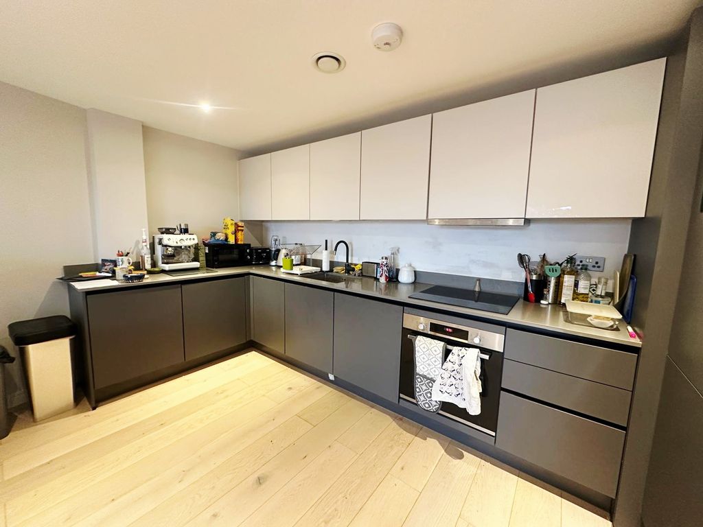 Property photo 3 of 8 Photo 7