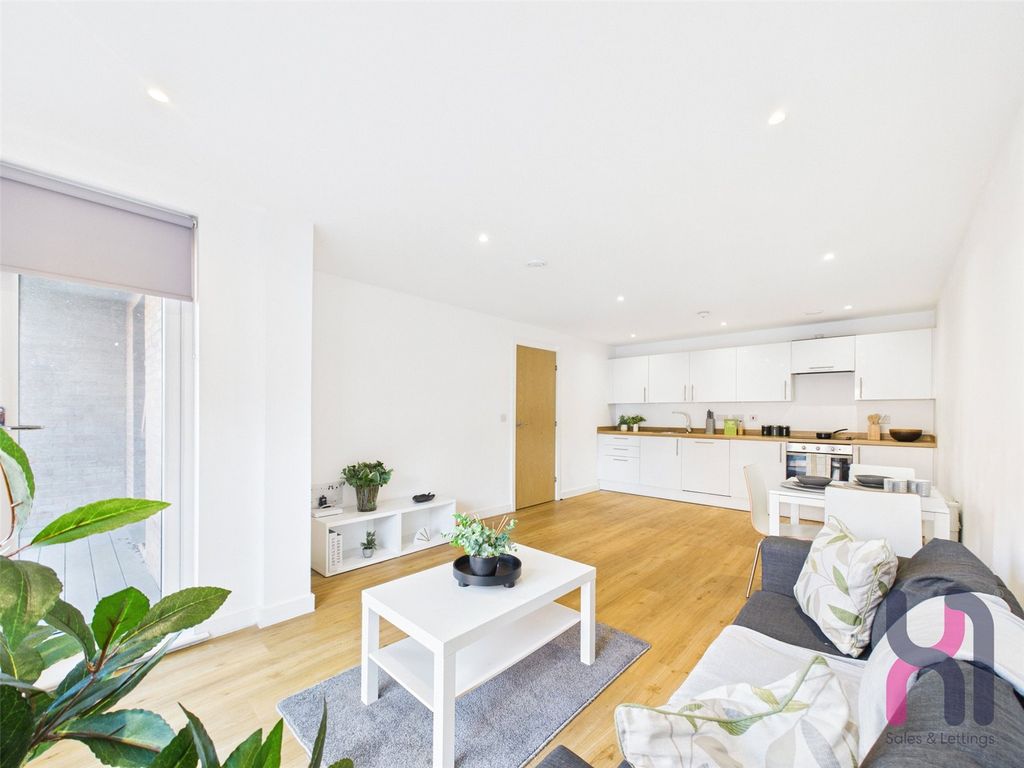 Property photo 2 of 9 Picture No. 30