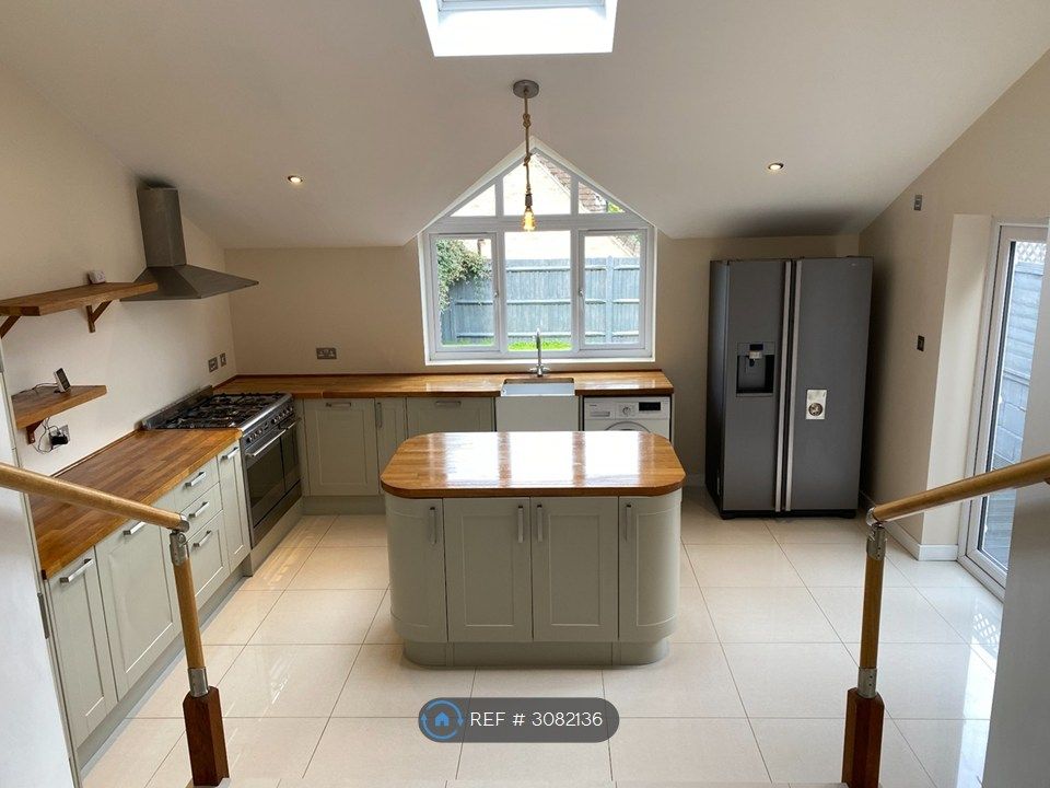 Property photo 2 of 16 Kitchen