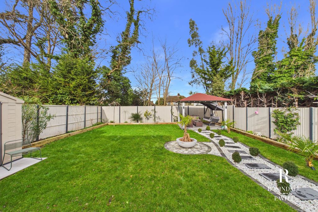 Property photo 2 of 41