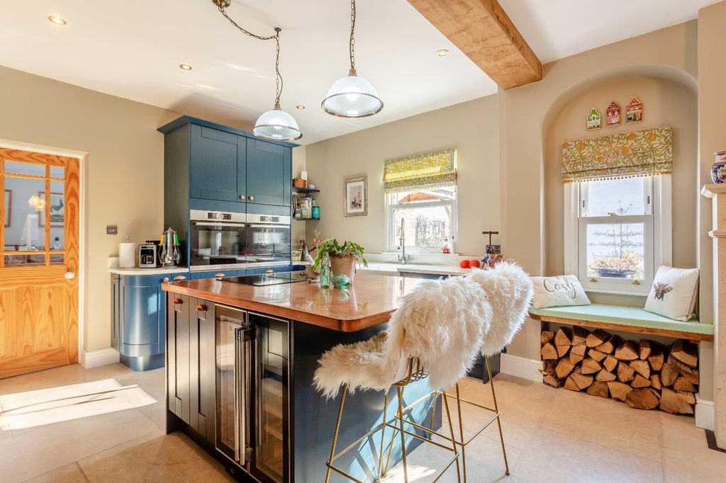 Property photo 2 of 18 Picture No. 10