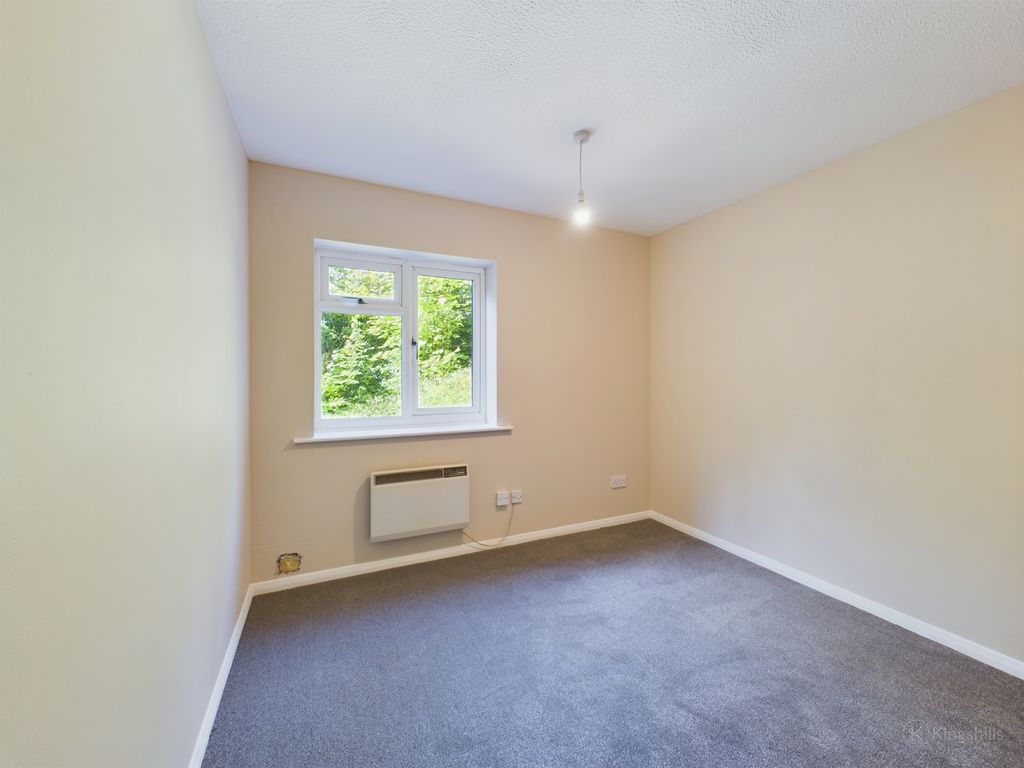 Property photo 2 of 10 Cam02119G0-Pr0280-Still003