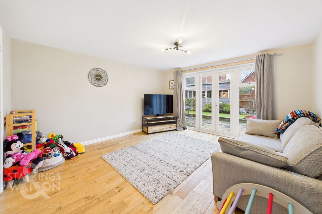 Property photo 2 of 26