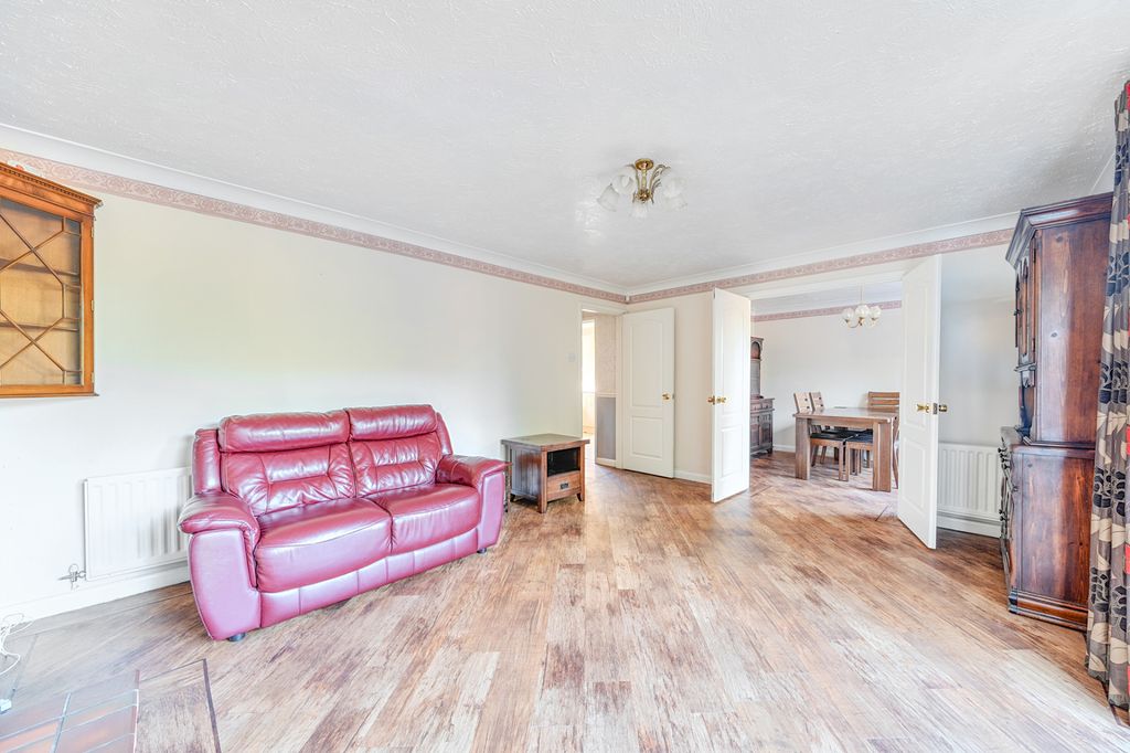 Property photo 3 of 19