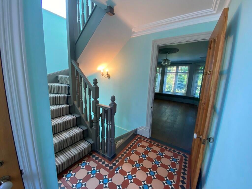 Property photo 2 of 15 Lobby