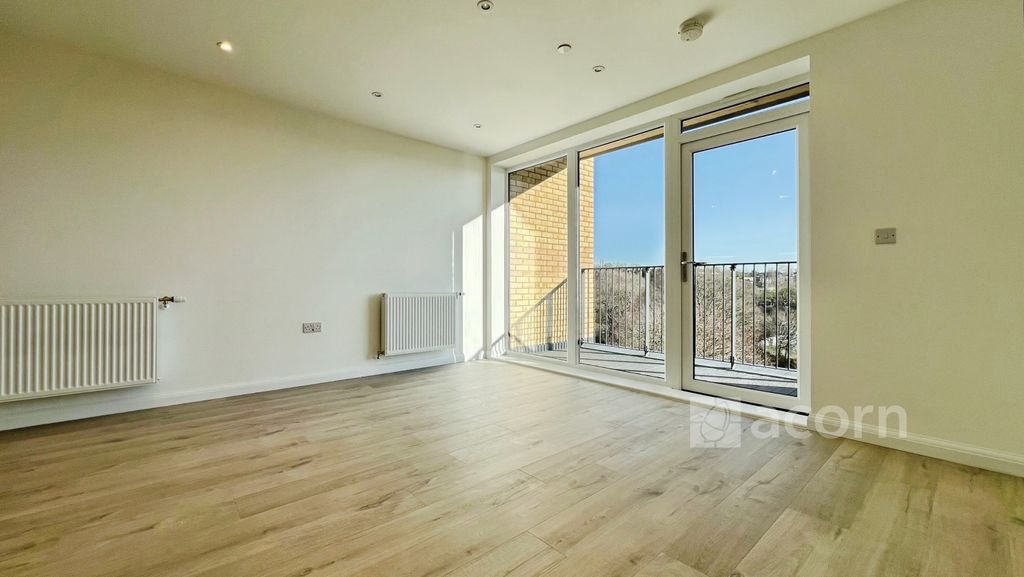 Property photo 3 of 11 Lounge