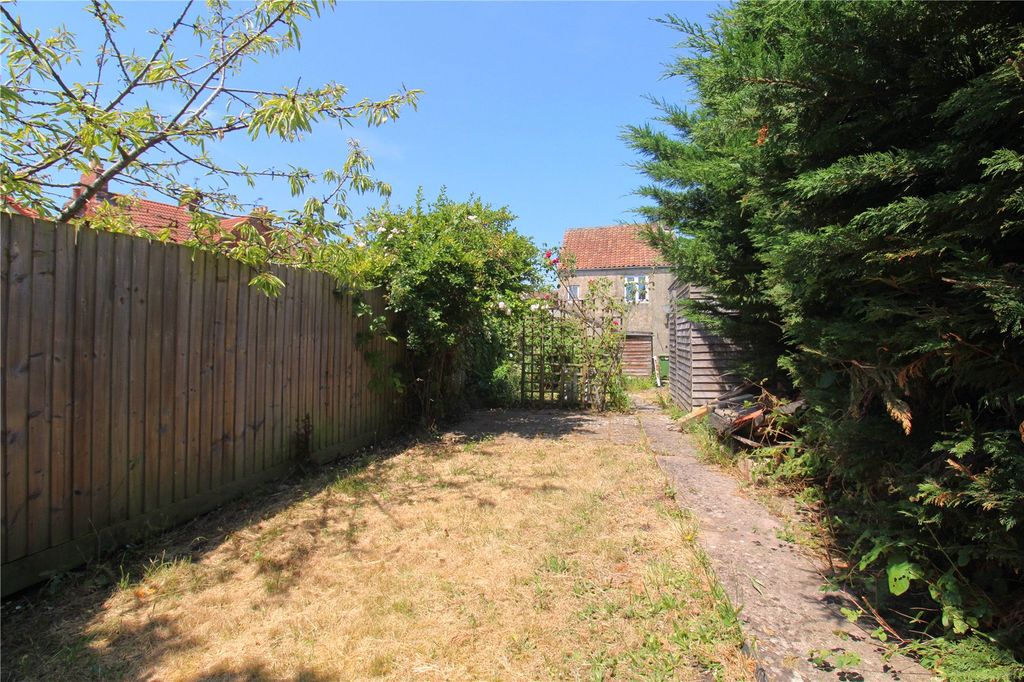 Property photo 2 of 19 Picture No. 17