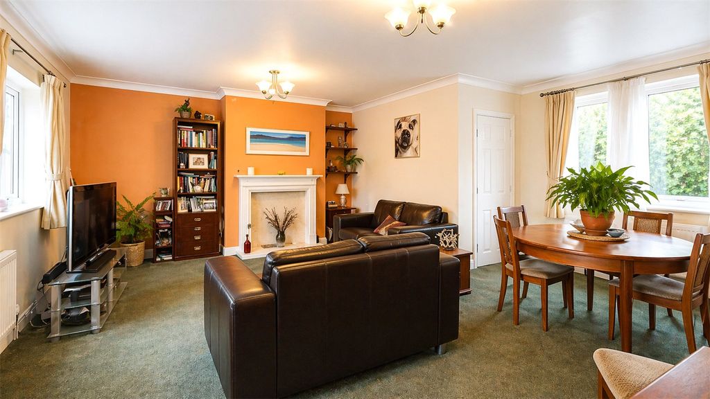 Property photo 2 of 12 Picture No. 23