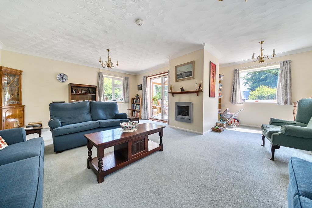 Property photo 2 of 11