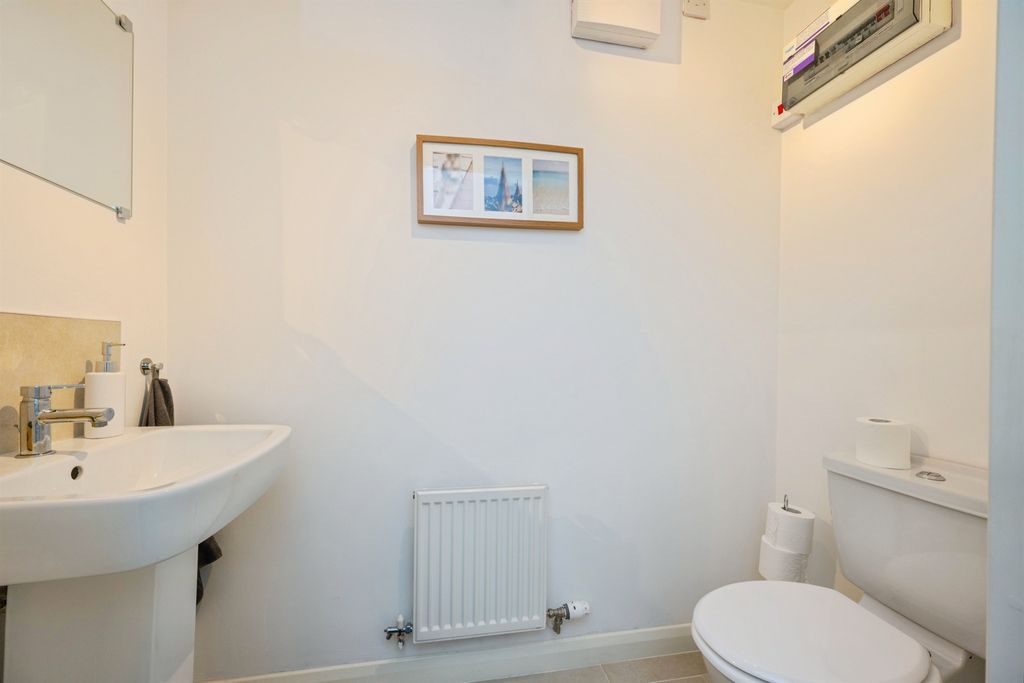 Property photo 3 of 23