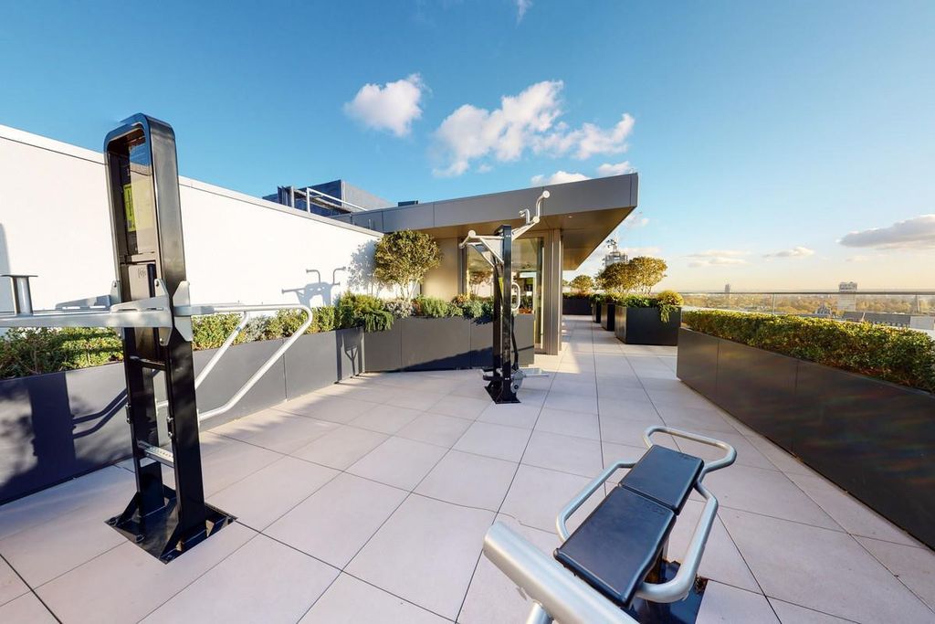 Property photo 2 of 23 302-4.Jpg