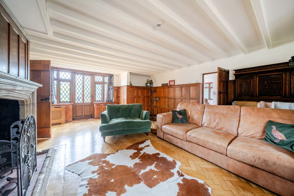 Property photo 3 of 28