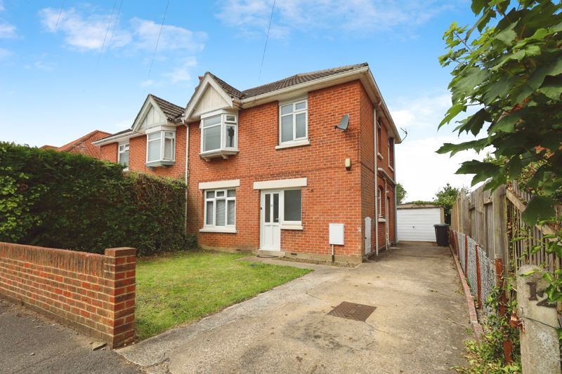 Property photo 1 of 8 Photo 7